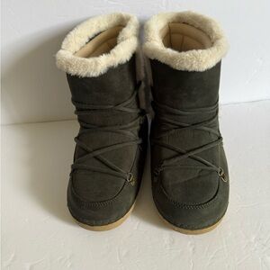 JustFab Olive Winter Boots with Cream Trim